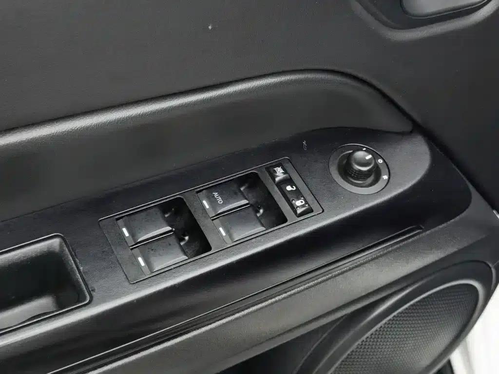 2014 Jeep Compass 2.4L Sport Edition — миниатюра 9