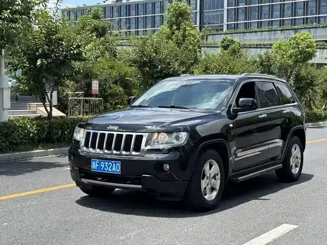 2013 Jeep Grand Cherokee (Imported) 3.6L Luxury Navigation Edition