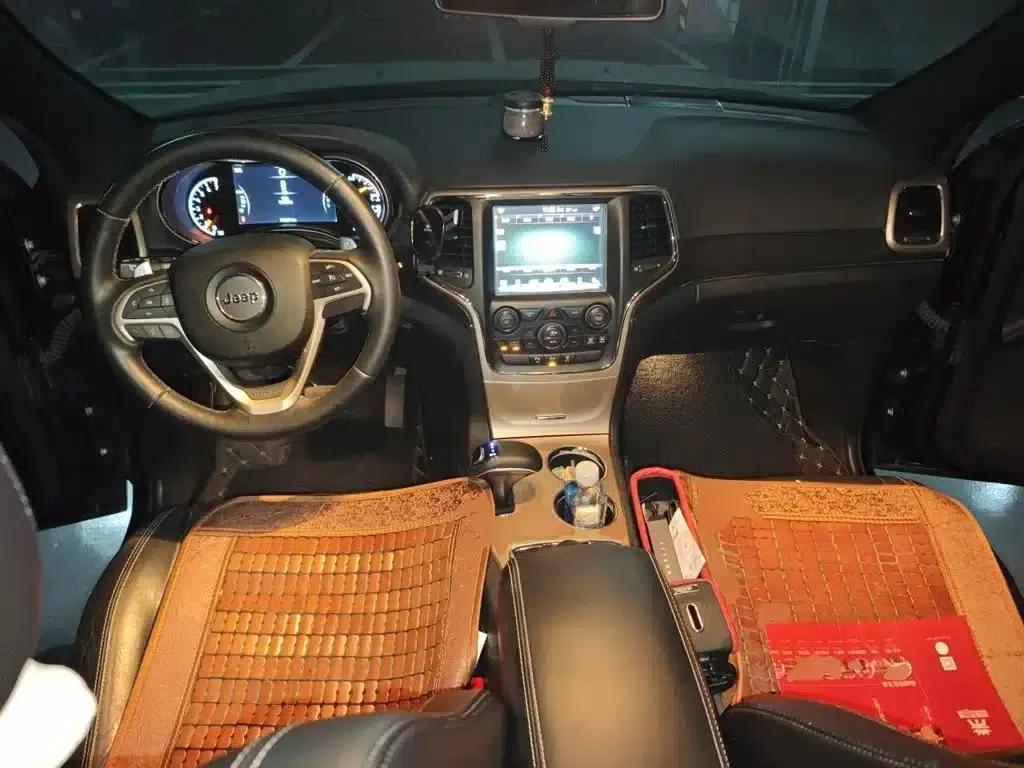 2015 Jeep Grand Cherokee Imported Model 3.0L Comfort Navigation Edition — миниатюра 6