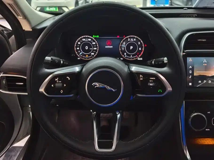 Jaguar XEL 2021 2.0T 250PS S Progressive Elegance Edition — миниатюра 15