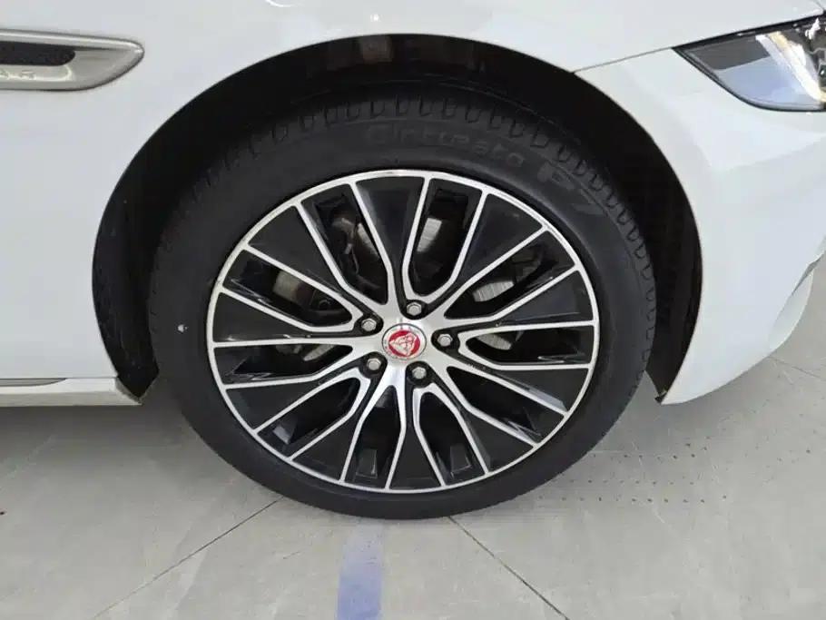 Jaguar XEL 2021 2.0T 250PS S Progressive Elegance Edition — миниатюра 6