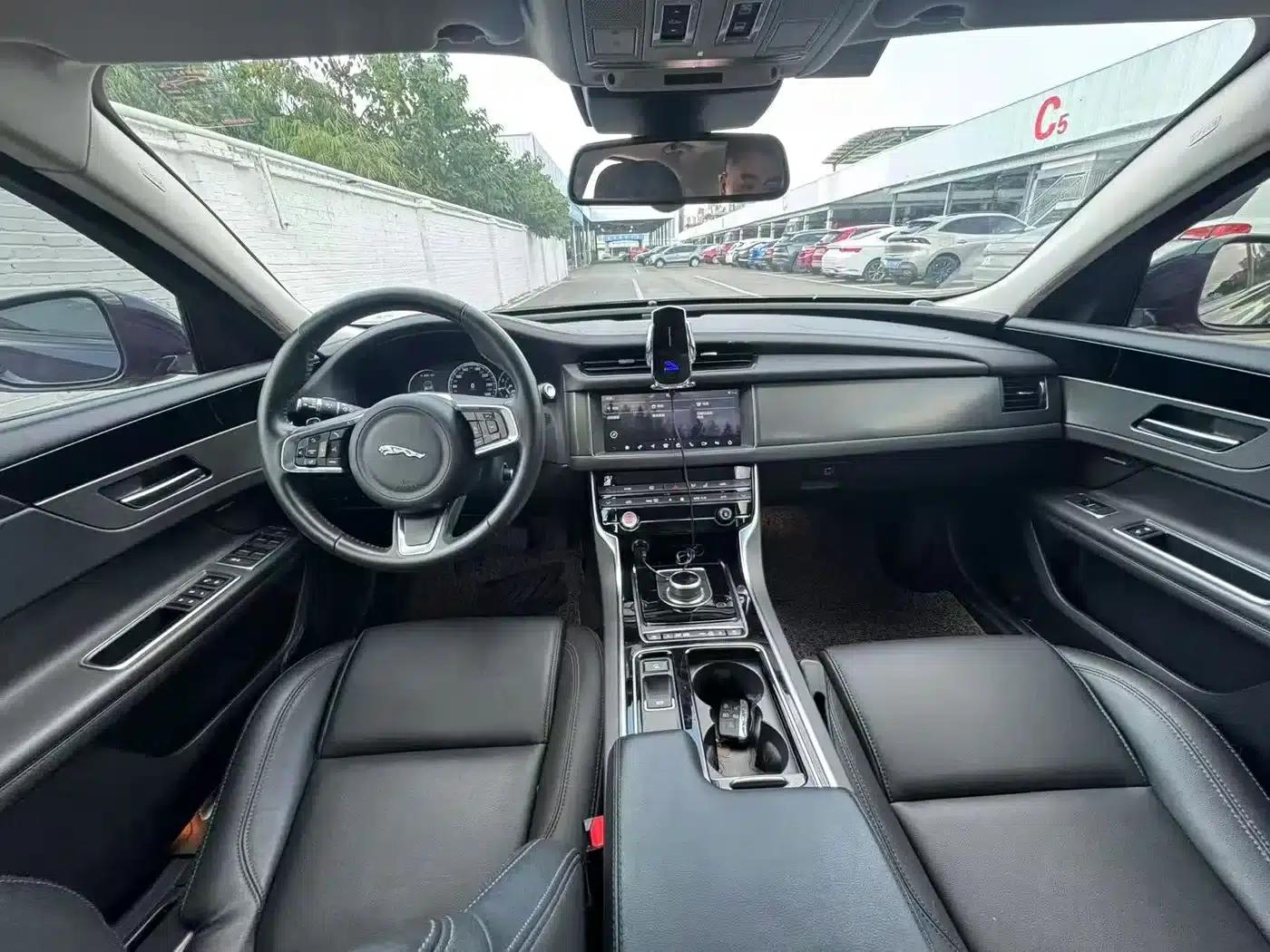 2020 Jaguar XFL 2.0T P200 2WD Racing Flag Edition — миниатюра 4