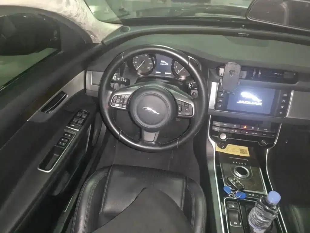 2017 Jaguar XFL 2.0T 200PS Luxury Edition — миниатюра 3