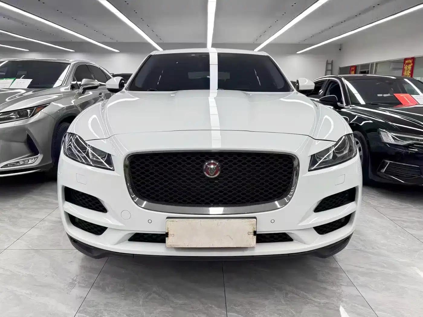 Jaguar F-PACE 2018 2.0T AWD Urban Luxury Edition — миниатюра 2
