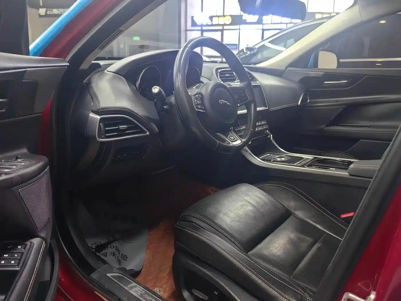 Jaguar XE 2015 2.0T 200PS R-Sport — миниатюра 5