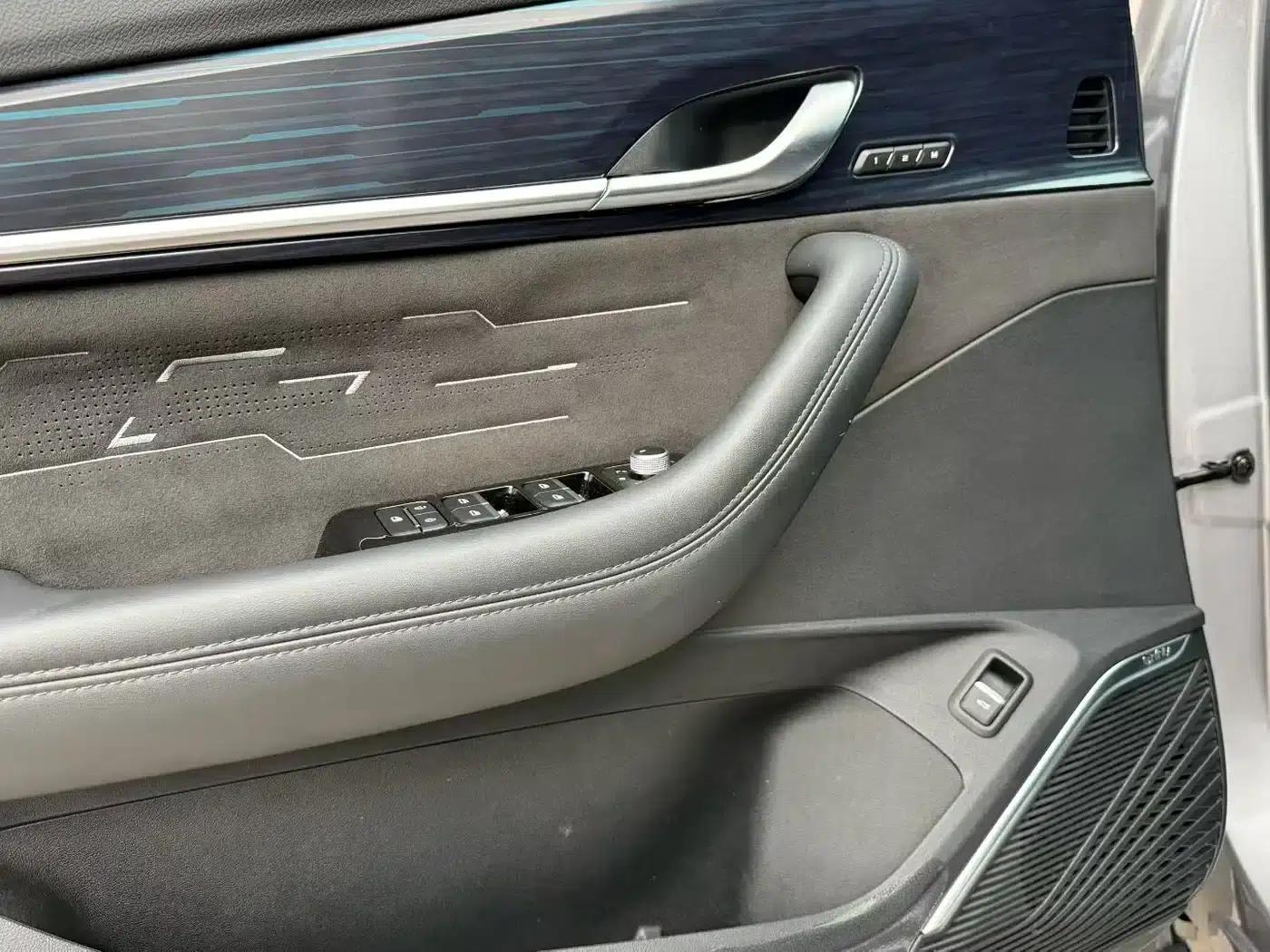 Geely Xingyue L 2024 2.0TD High-Power Automatic Two-Wheel Drive Sky Edition — миниатюра 17