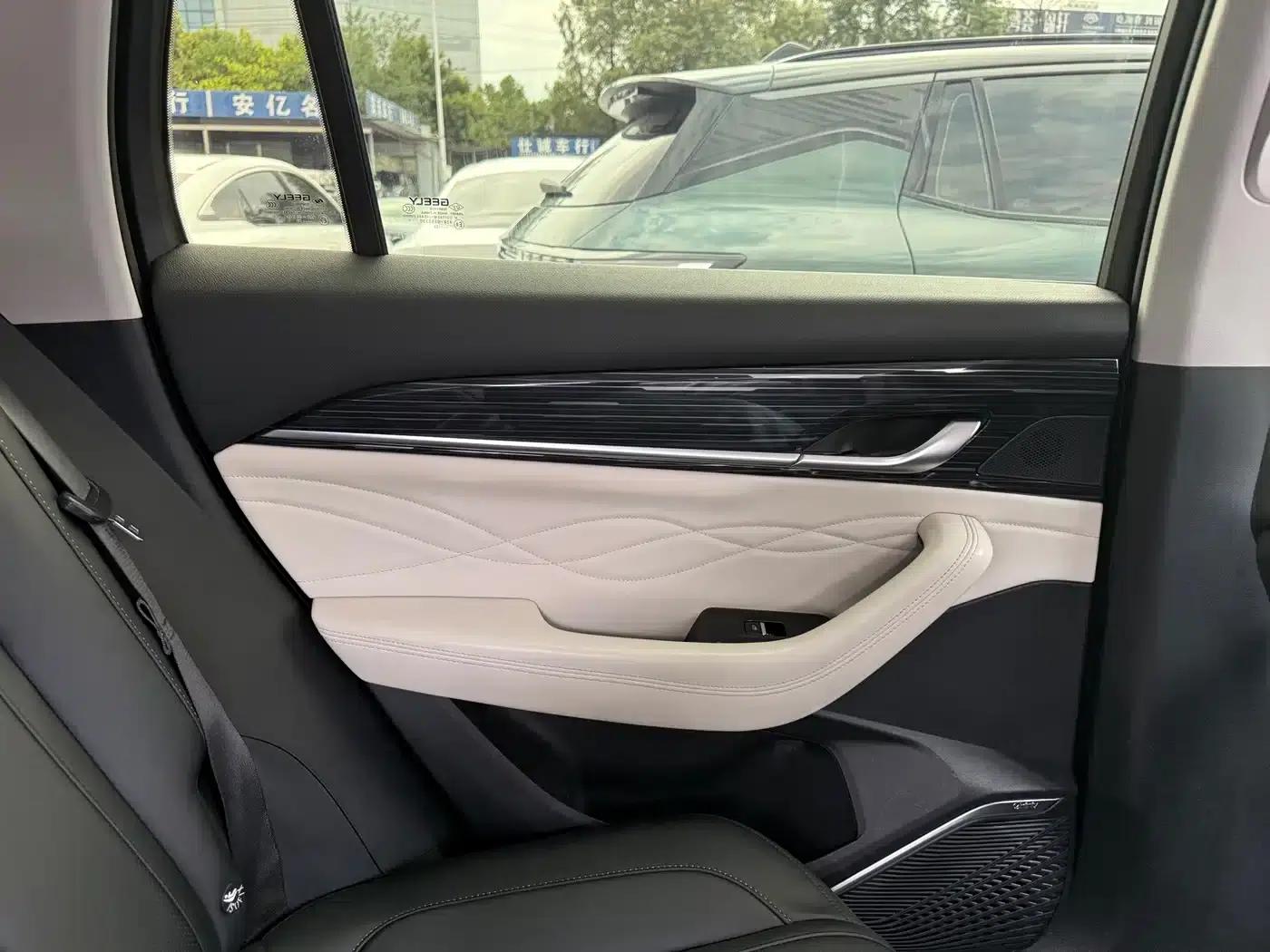 Geely Xingyue L 2023 2.0TD High-Power Automatic Two-Wheel Drive Flagship Edition — миниатюра 15