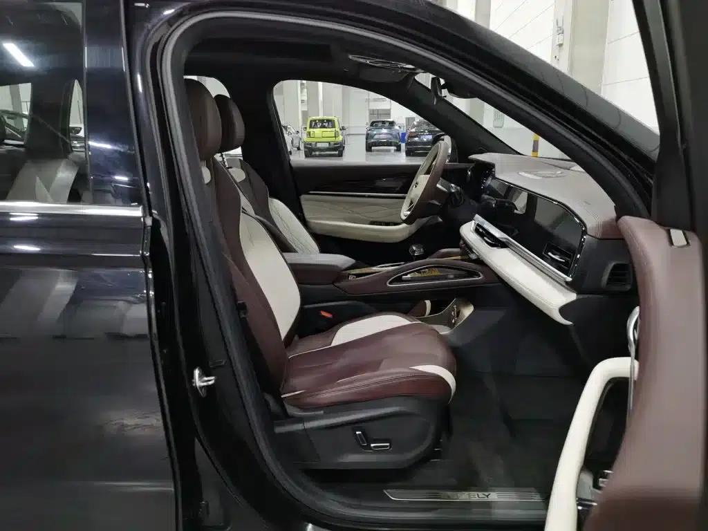 Geely Xingyue L 2024 2.0TD High-Power Automatic Two-Wheel Drive Cloud Edition — миниатюра 23