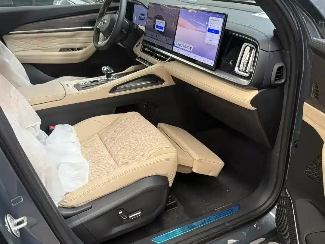 Geely Xingyue L 2025 Oriental Radiance 2.0TD Automatic Star Edition — миниатюра 9