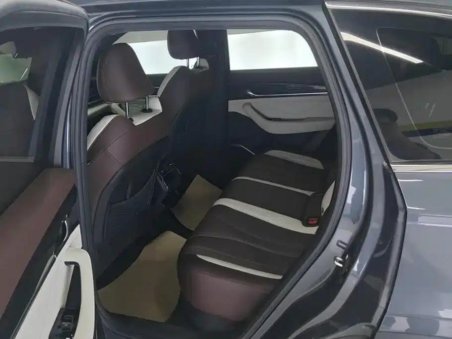 Geely Xingyue L 2024 2.0TD High-Power Automatic Two-Wheel Drive Cloud Edition — миниатюра 11