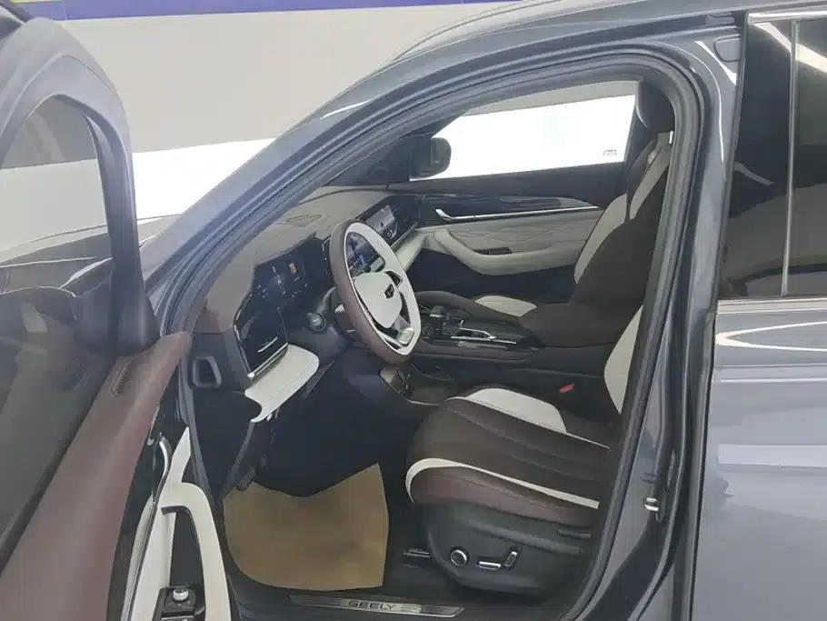 Geely Xingyue L 2024 2.0TD High-Power Automatic Two-Wheel Drive Cloud Edition — миниатюра 9