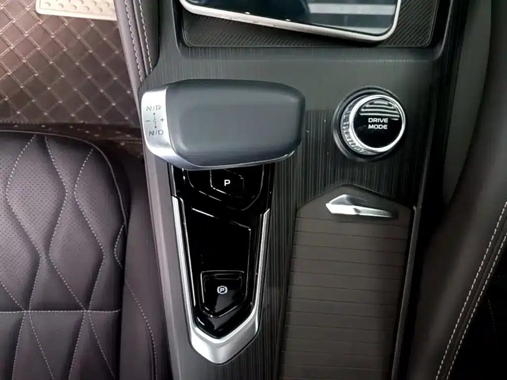 Geely Xingyue L 2025 2.0TD Automatic Xingyun Edition — миниатюра 14