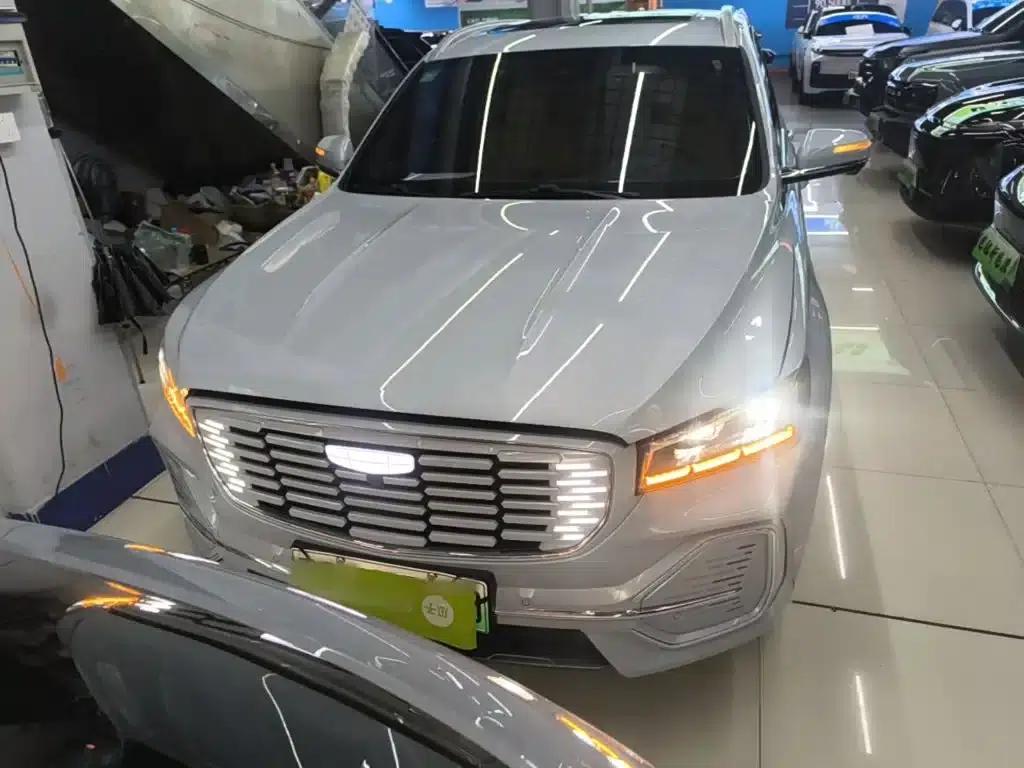 Geely Xingyue L Extended-Range Electric Version 2022 1.5T DHT Extended-Range Electric Premium Edition — миниатюра 3