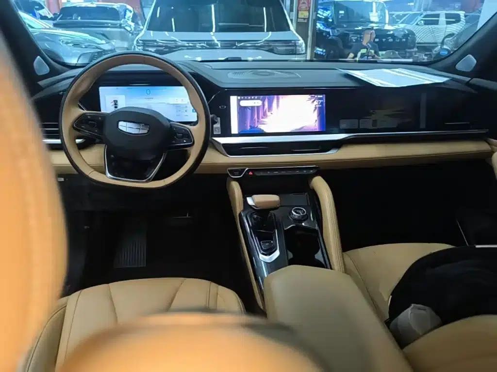Geely Xingyue L Extended-Range Electric Version 2022 1.5T DHT Extended-Range Electric Premium Edition — миниатюра 10