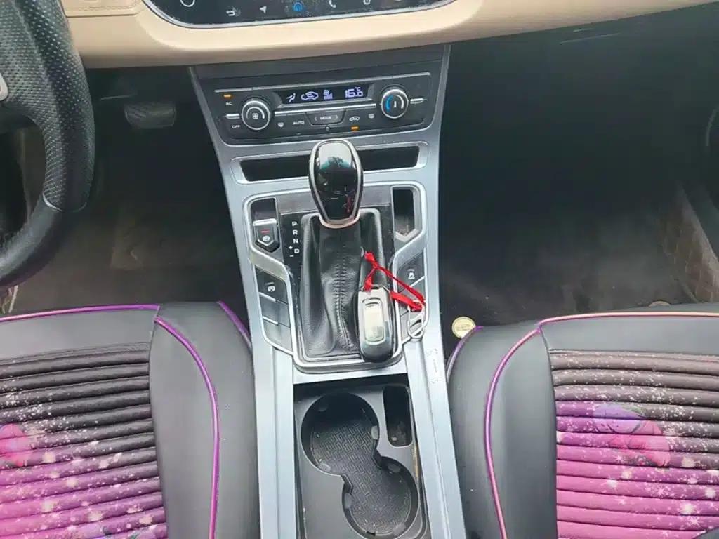 Geely Emgrand 2018 1.5L CVT Luxury Edition — миниатюра 14