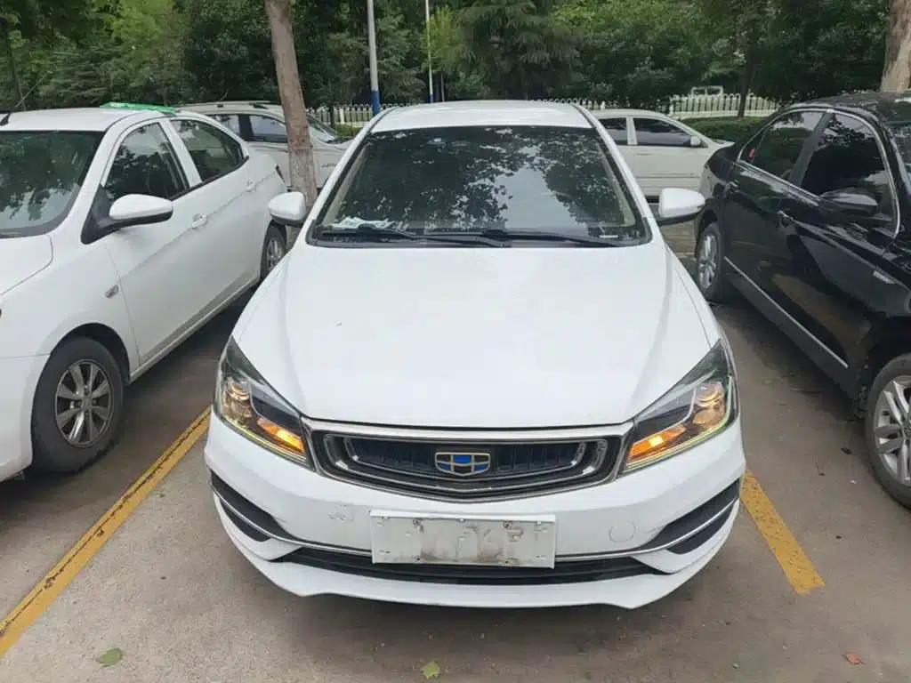 Geely Emgrand 2018 1.5L CVT Luxury Edition — миниатюра 3