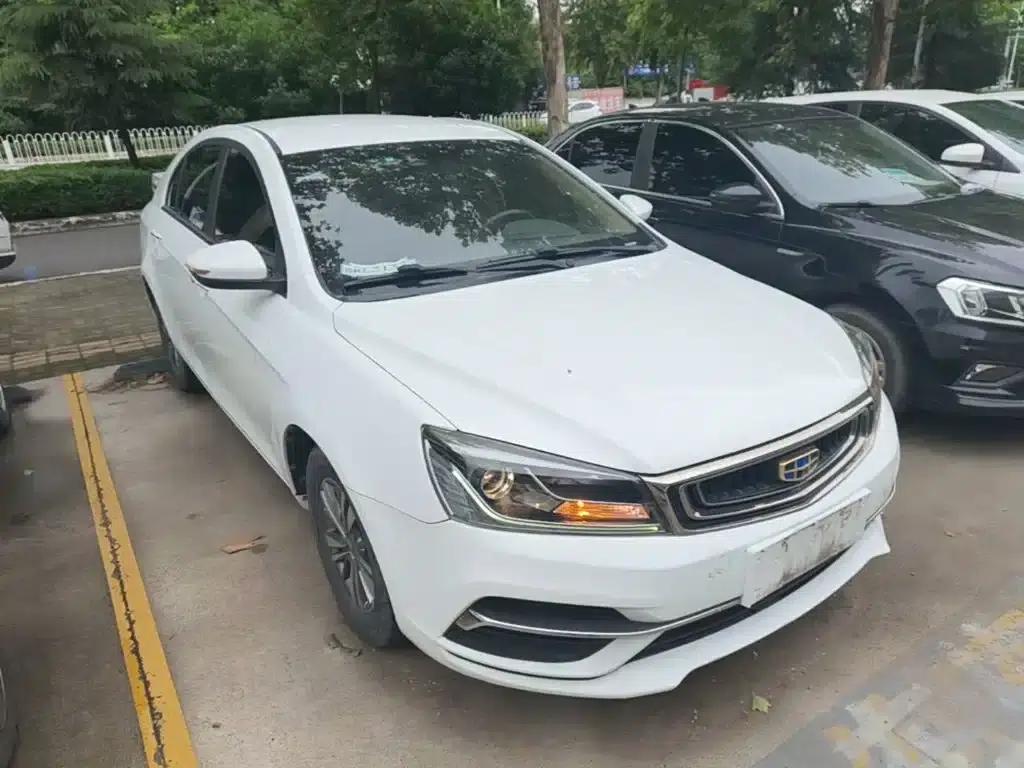 Geely Emgrand 2018 1.5L CVT Luxury Edition — миниатюра 4