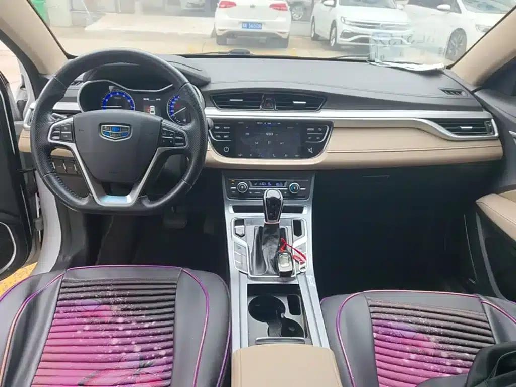 Geely Emgrand 2018 1.5L CVT Luxury Edition — миниатюра 10