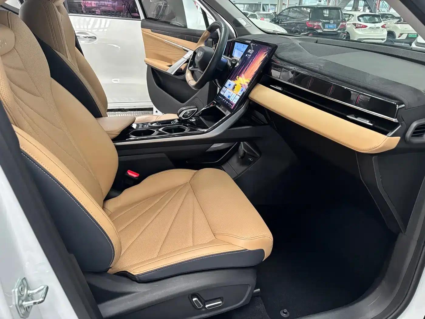 Geely Boyue L 2023 2.0TD DCT Premium Edition — миниатюра 7