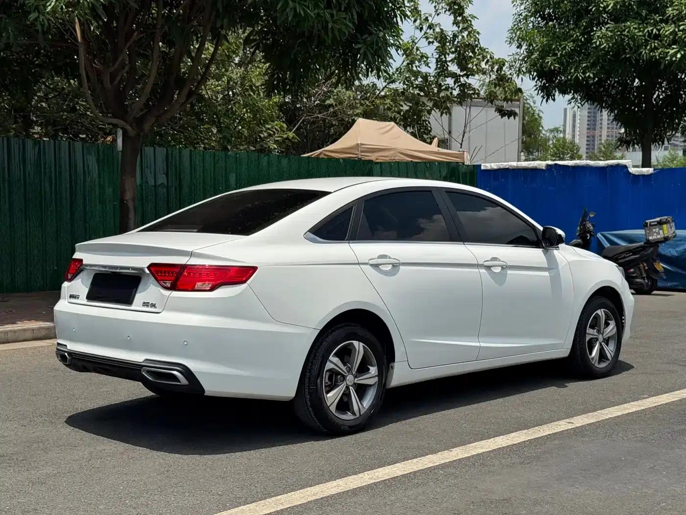 Geely Emgrand GL 2018 1.8L DCT Elite Intelligent Connected Edition — миниатюра 5