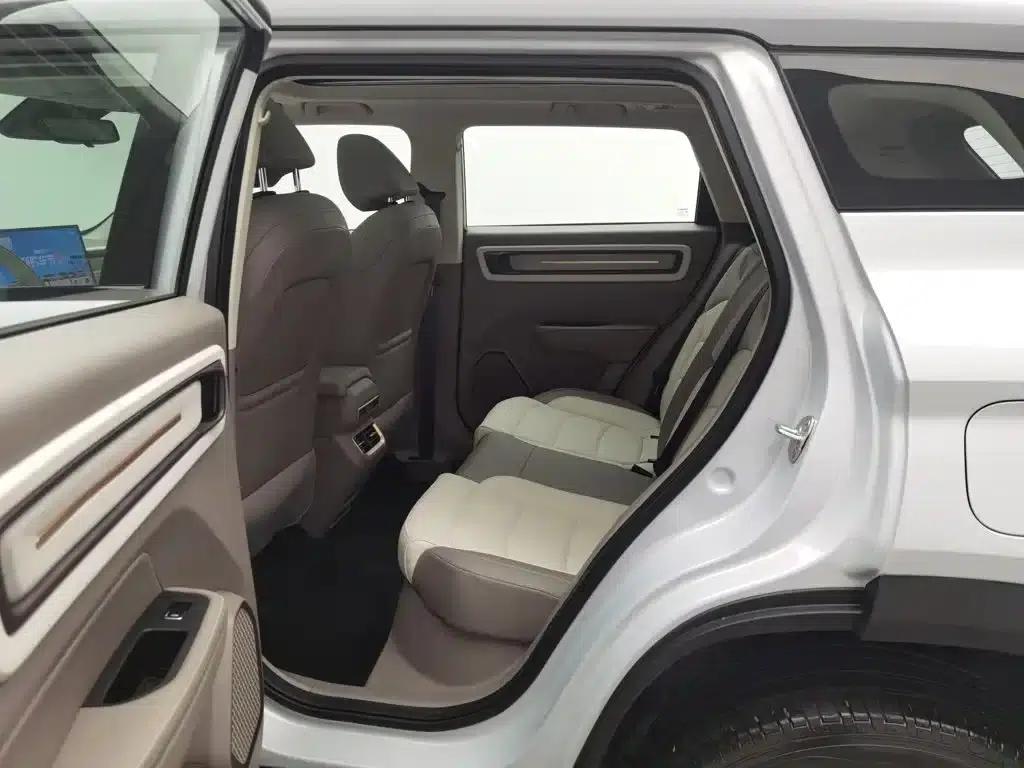 Geely ICON 2026 Chocolate 1.5TD Premium Edition — миниатюра 15