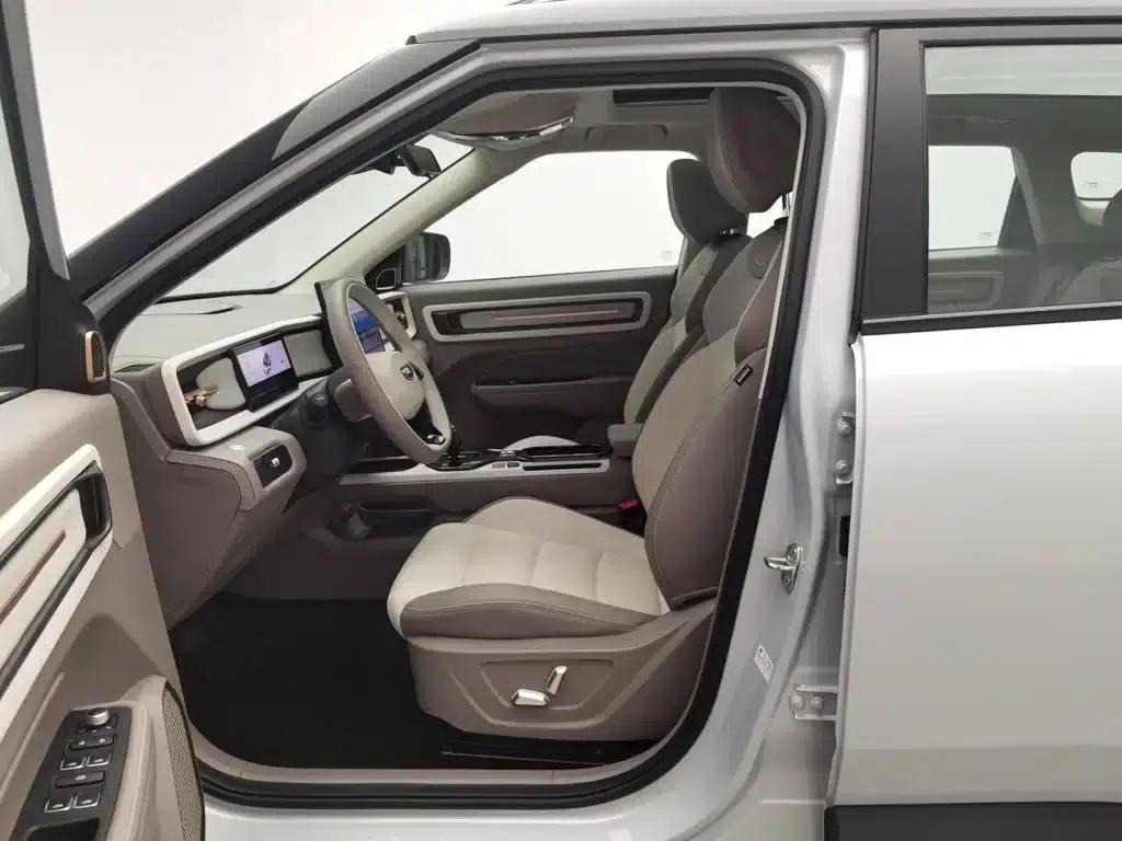 Geely ICON 2026 Chocolate 1.5TD Premium Edition — миниатюра 10