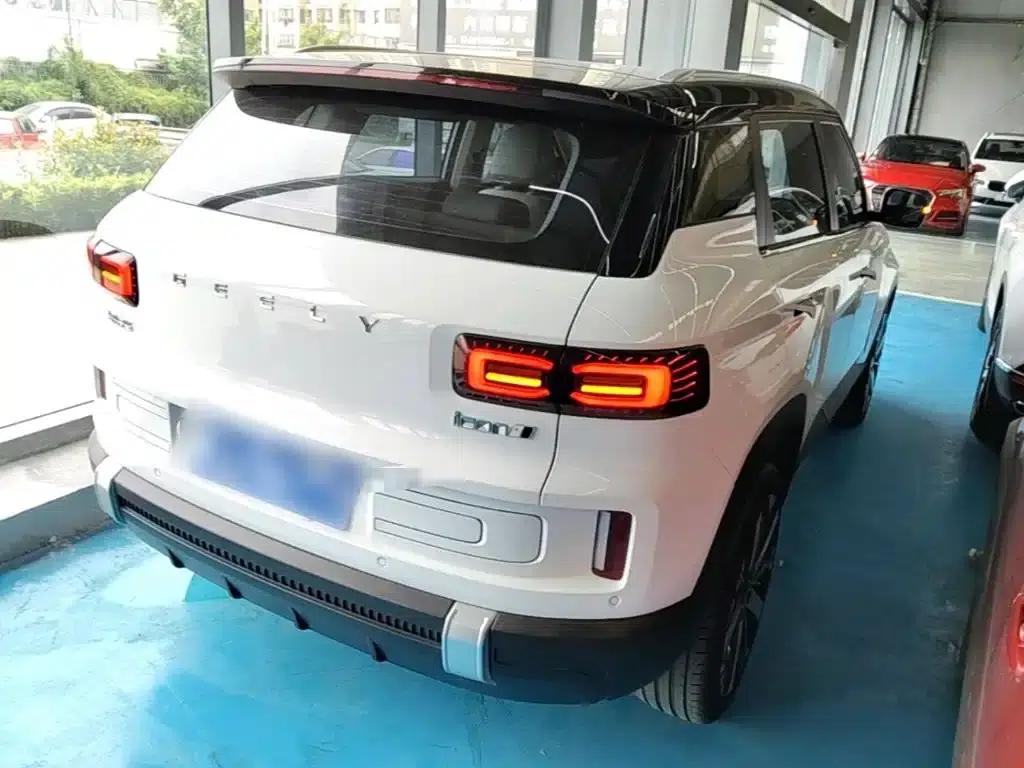Geely ICON 2023 1.5TD Chocolate Edition — миниатюра 7