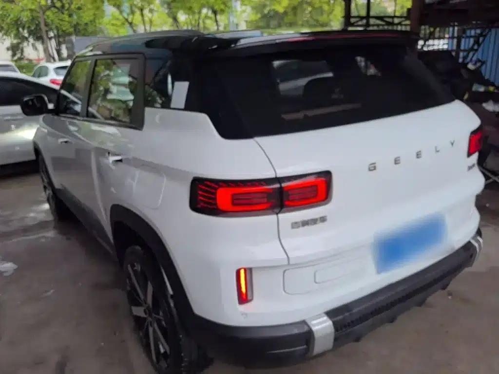 Geely ICON 2023 1.5TD Chocolate Edition — миниатюра 5