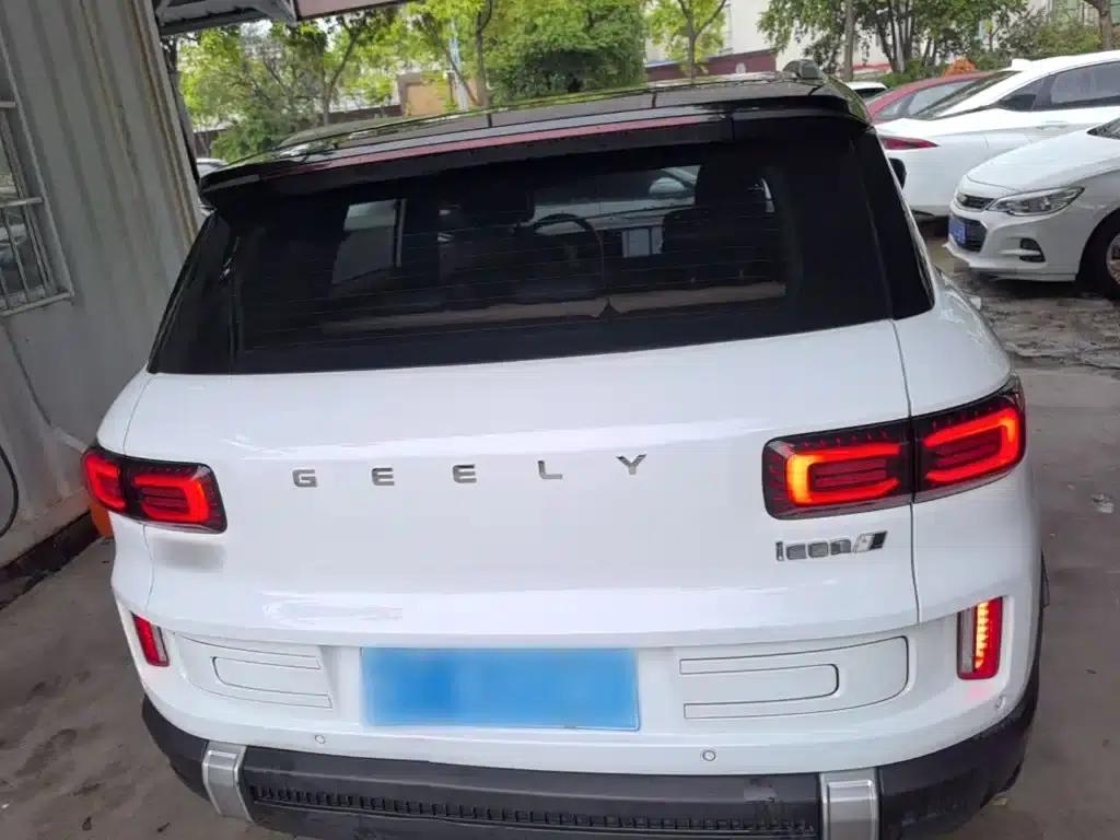 Geely ICON 2023 1.5TD Chocolate Edition — миниатюра 6