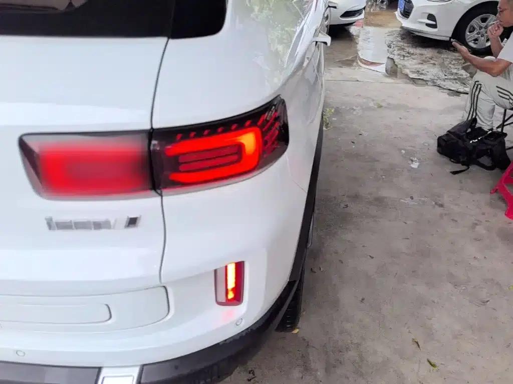 Geely ICON 2023 1.5TD Chocolate Edition — миниатюра 8
