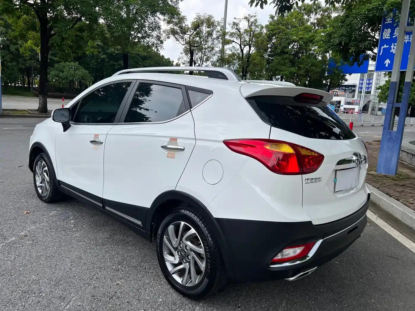 Refine S3 2016 1.5L Manual Deluxe Smart Edition — миниатюра 8