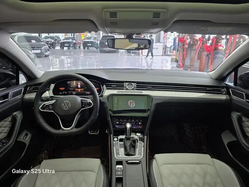 Volkswagen Magotan 2023 2 Millionth Unit Commemorative Edition 330TSI DSG Leading Model — миниатюра 12