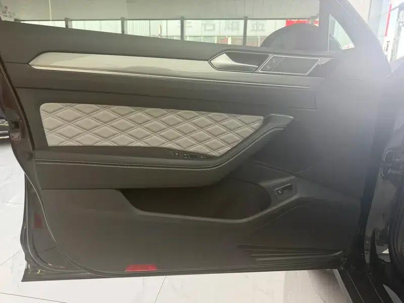 Volkswagen Magotan 2023 2 Millionth Unit Commemorative Edition 330TSI DSG Leading Model — миниатюра 17