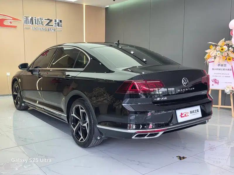 Volkswagen Magotan 2023 2 Millionth Unit Commemorative Edition 330TSI DSG Leading Model — миниатюра 4