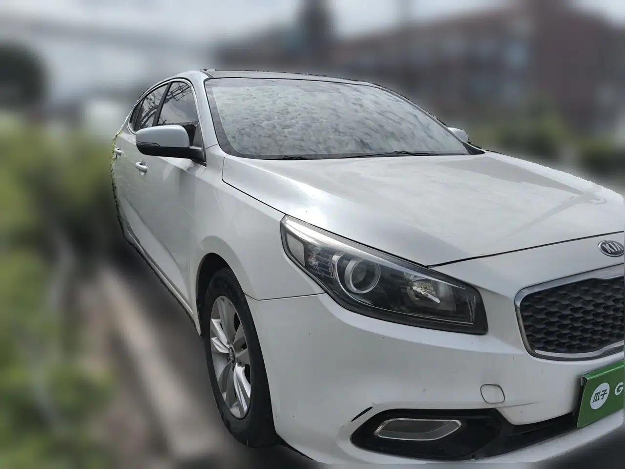 Kia K4 2014 1.8L Manual GL — миниатюра 3