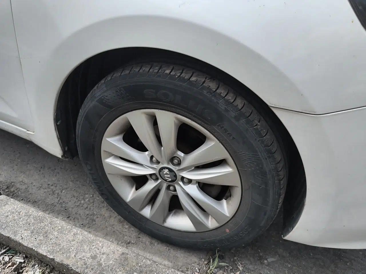 Kia K4 2014 1.8L Manual GL — миниатюра 8