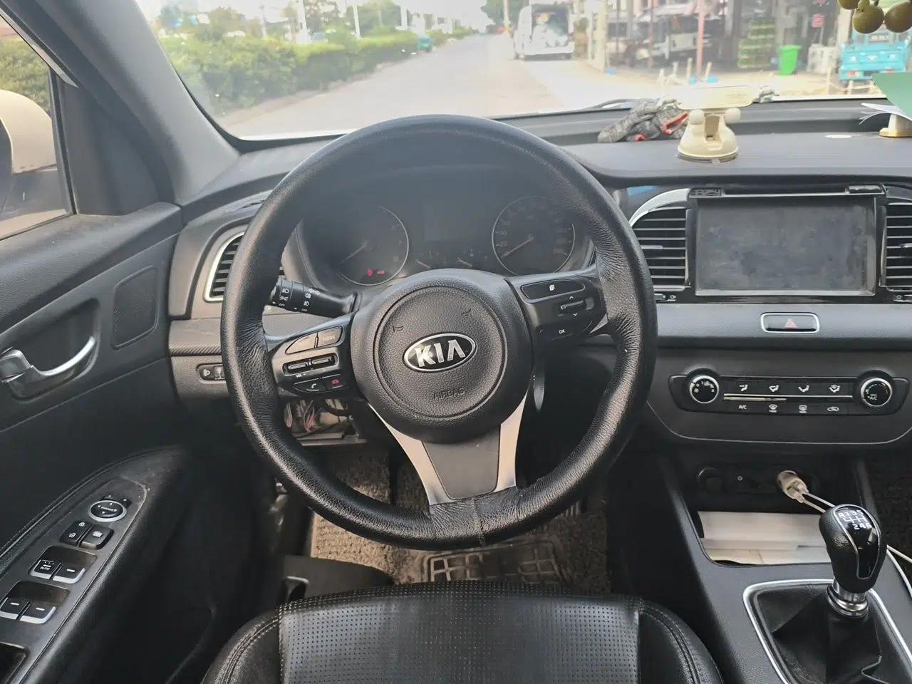 Kia K4 2014 1.8L Manual GL — миниатюра 10