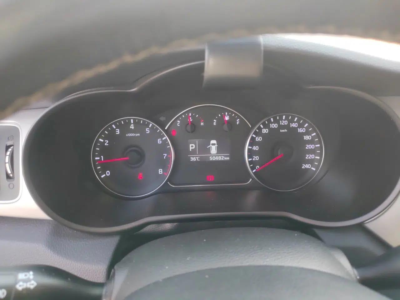 Kia Carens 2013 2.0L 5-Seater Automatic Standard Version China IV Standard — миниатюра 11