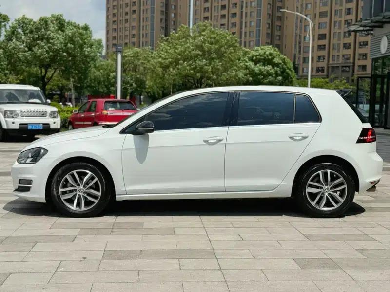 2017 Golf 230TSI Automatic Luxury Millionth Edition — миниатюра 3