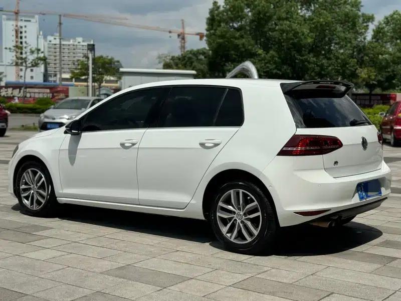 2017 Golf 230TSI Automatic Luxury Millionth Edition — миниатюра 4