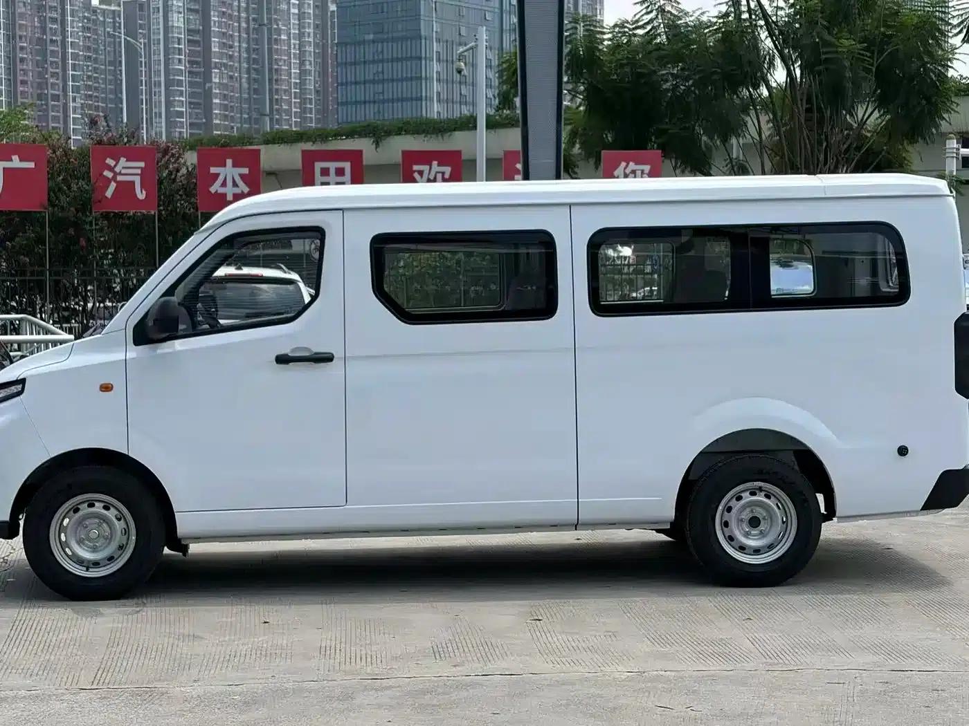 Geely E6 2026 Comfort Edition Standard Top 6 Seats — миниатюра 3