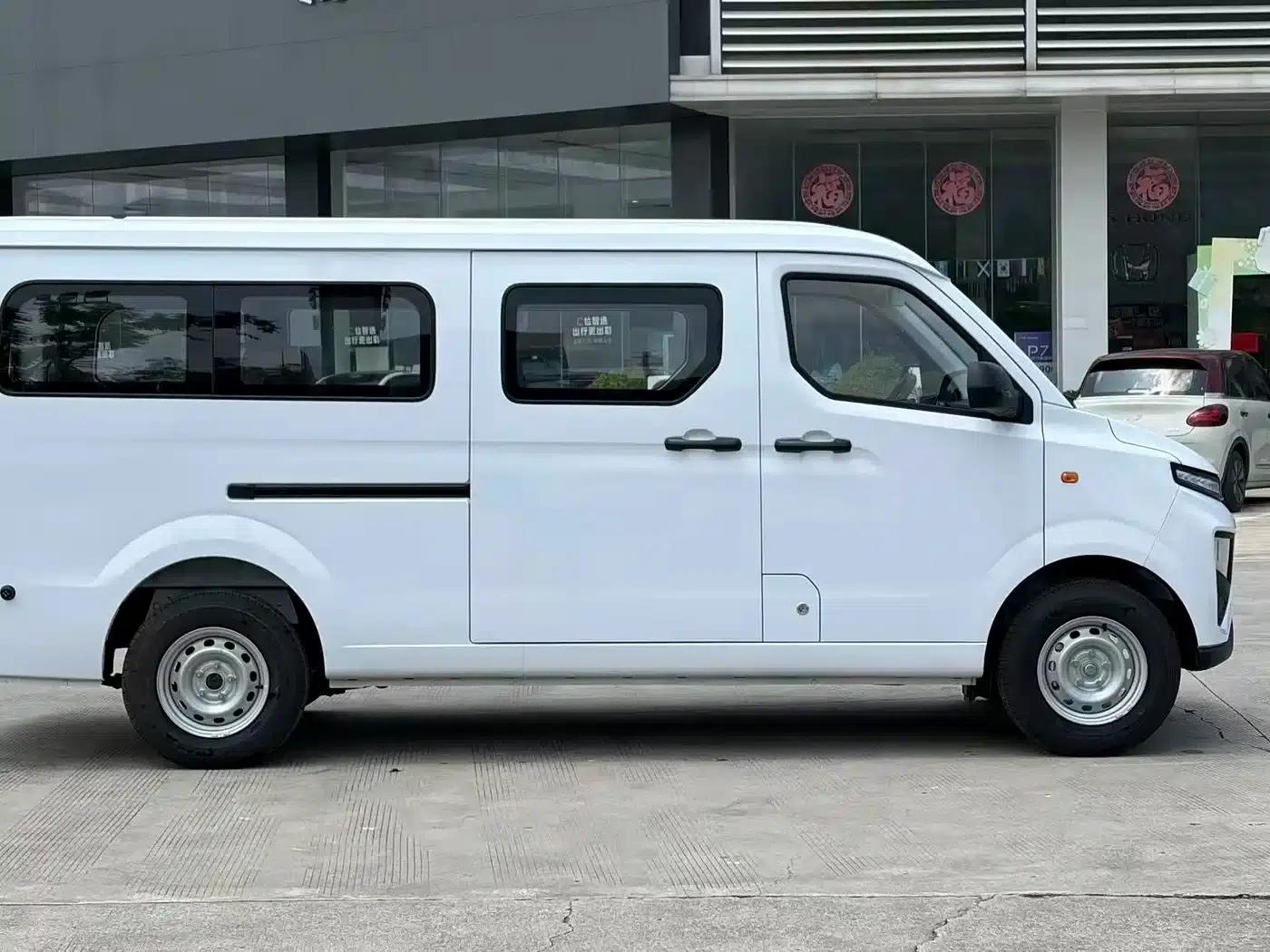 Geely E6 2026 Comfort Edition Standard Top 6 Seats — миниатюра 7