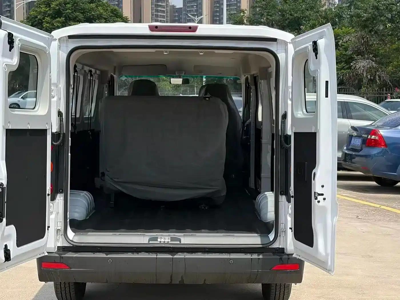 Geely E6 2026 Comfort Edition Standard Top 6 Seats — миниатюра 10