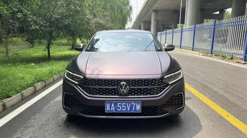 2022 Volkswagen Passat 330TSI Starry Sky Elite Edition — миниатюра 2