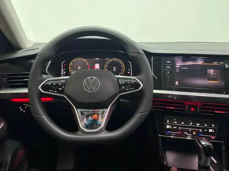 2024 Passat Outstanding Edition 380TSI Starry Sky Dragon Edition — миниатюра 11