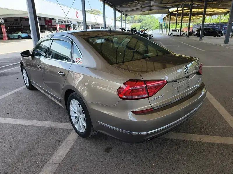2017 Passat 330TSI DSG Premium Edition — миниатюра 3