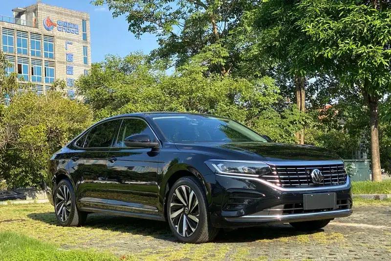 2022 Volkswagen Passat 330TSI Elite Edition — миниатюра 3