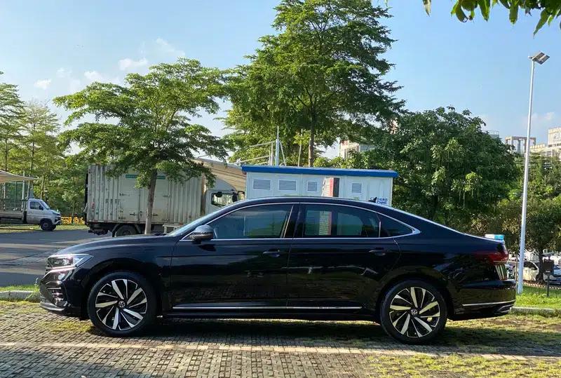 2022 Volkswagen Passat 330TSI Elite Edition — миниатюра 4