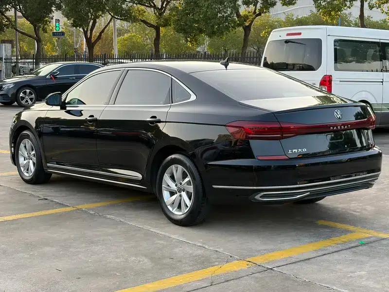 2022 Volkswagen Passat 280TSI Business Edition — миниатюра 4