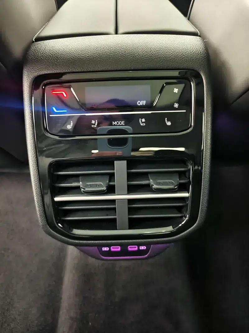 2025 Passat Pro 380TSI Dragon Edition — миниатюра 9